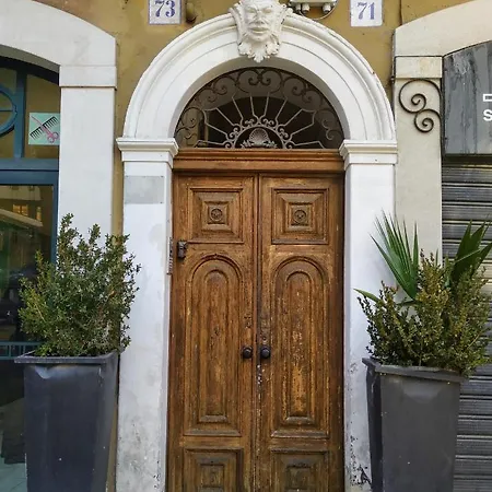 Roof Garden Di Charme 게스트하우스 3*